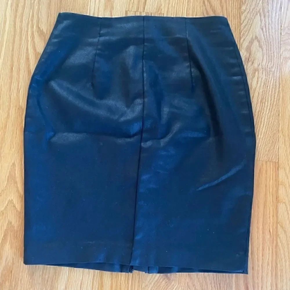 H&M Mini Skirt    - Picture 8 of 9